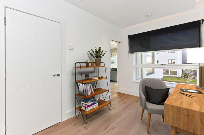 3 Bedroom Flat To Rent In , Castle Gogar Rigg, Edinburgh, EH12