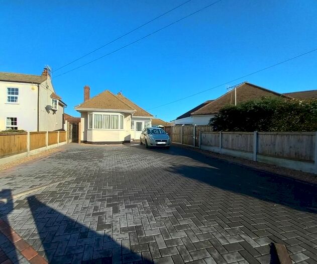 2 Bedroom Detached Bungalow To Rent In Margate Road, Ramsgate, CT12
