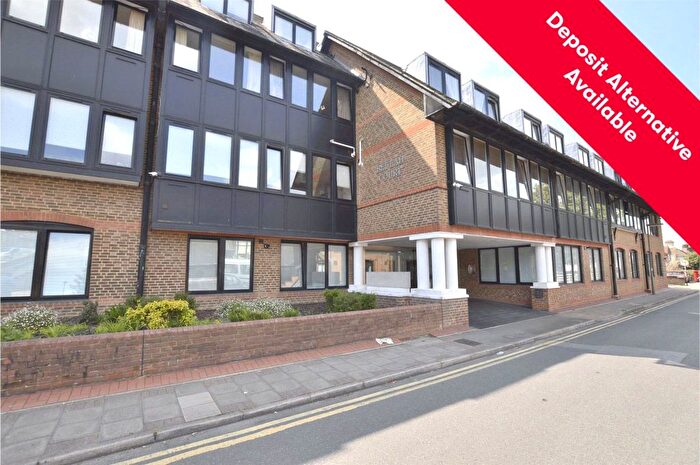 2 Bedroom Flat To Rent In Albert Road, Horley, RH6