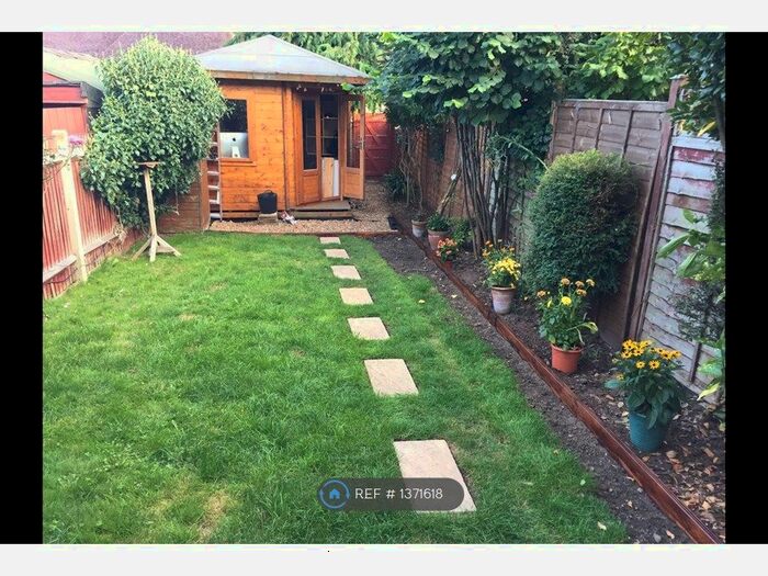 2 Bedroom Terraced House To Rent In Arlington Drive, Carshalton, SM5