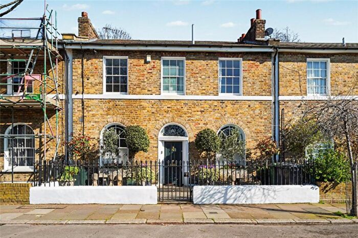 5 Bedroom Terraced House For Sale In Hemingford Road, Barnsbury, London, N1