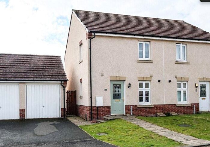 3 Bedroom Semi-Detached House To Rent In Burnbrae Pend, Bonnyrigg, EH19