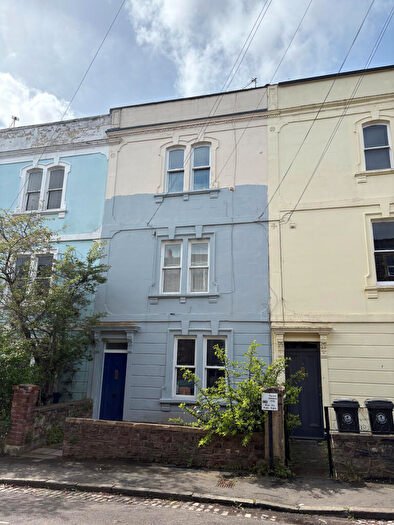Flat To Rent In Roslyn Road, Bristol, Bristol, BS6