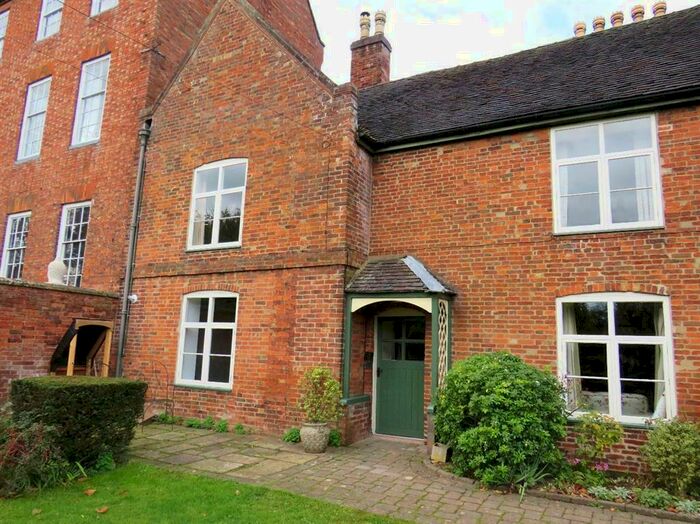 2 Bedroom House To Rent In Bond End, Yoxall, Burton-On-Trent, DE13