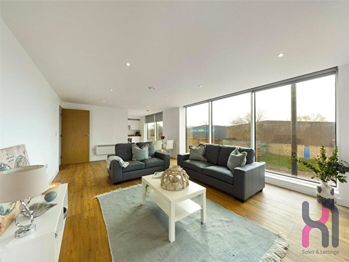 3 Bedroom Flat For Sale In Advent Way, Manchester, M4