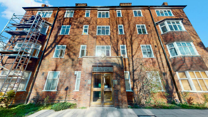 3 Bedroom Apartment To Rent In Haslemere Road, Crouch End, London, N8