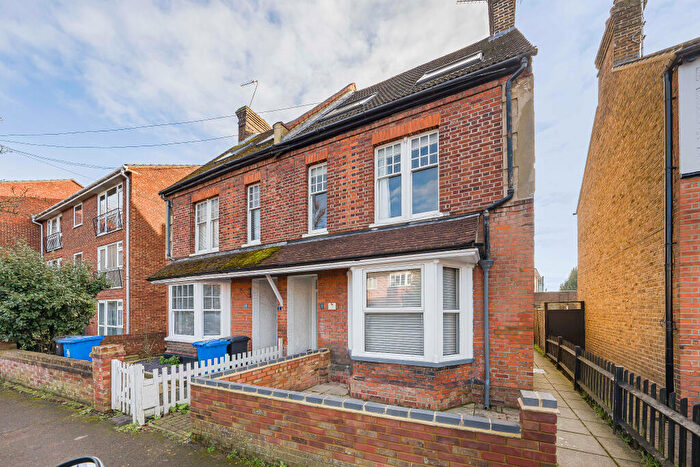 2 Bedroom Ground Maisonette For Sale In Springfield Road, SL4