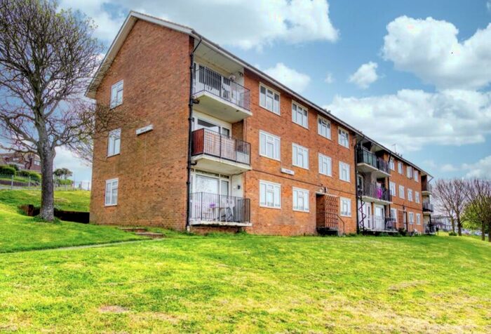 3 Bedroom Flat To Rent In Danehill Road, Brighton, BN2