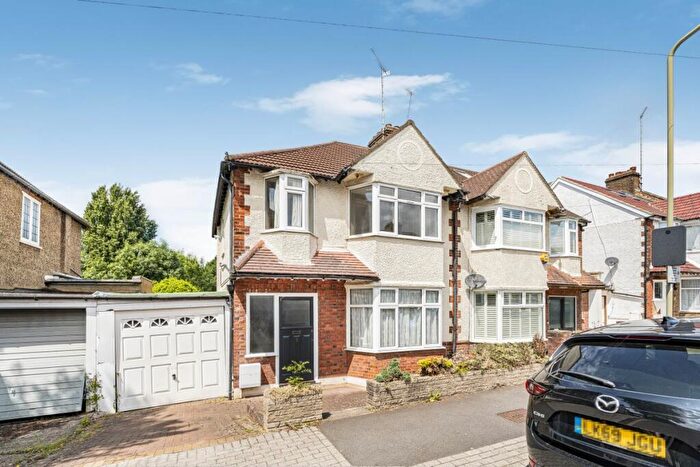 3 Bedroom Property To Rent In Naylor Road, Whetstone, N20