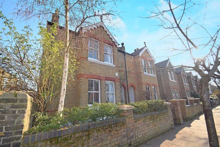 5 Bedroom Semi-Detached House To Rent In Broadway Avenue, St Margarets, Twickenham, TW1