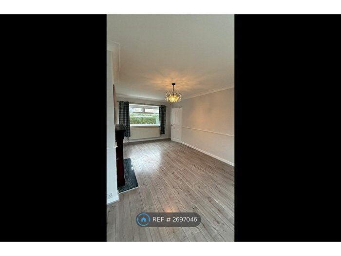 3 Bedroom Terraced House To Rent In Plumpton Lea, Bradford, BD2