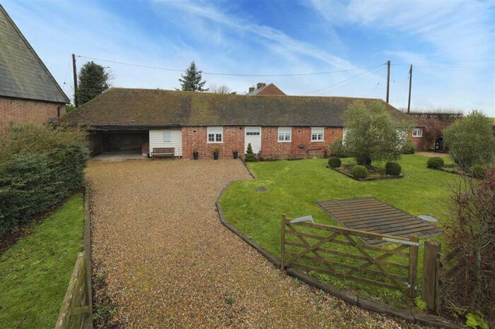 2 Bedroom Bungalow For Sale In The Stables, Howletts Farm, Shottenden, CT4