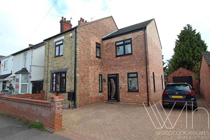 4 Bedroom Detached House For Sale In Alexandra Road, Peterborough, PE1