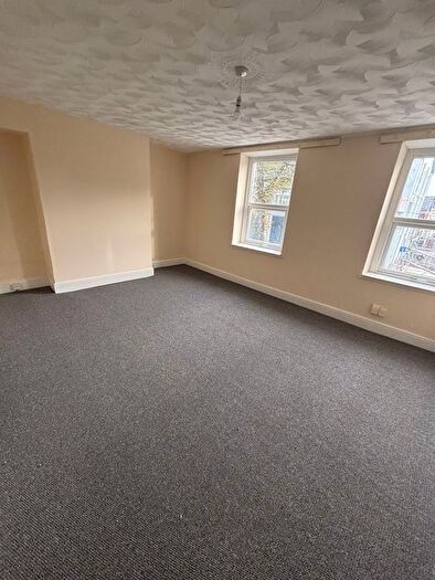 2 Bedroom Flat To Rent In Cowbridge Road East, Cardiff, CF5