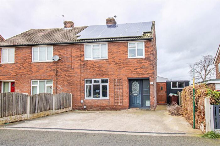 3 Bedroom Semi Detached House For Sale In Queen Elizabeth Drive, Normanton, WF6