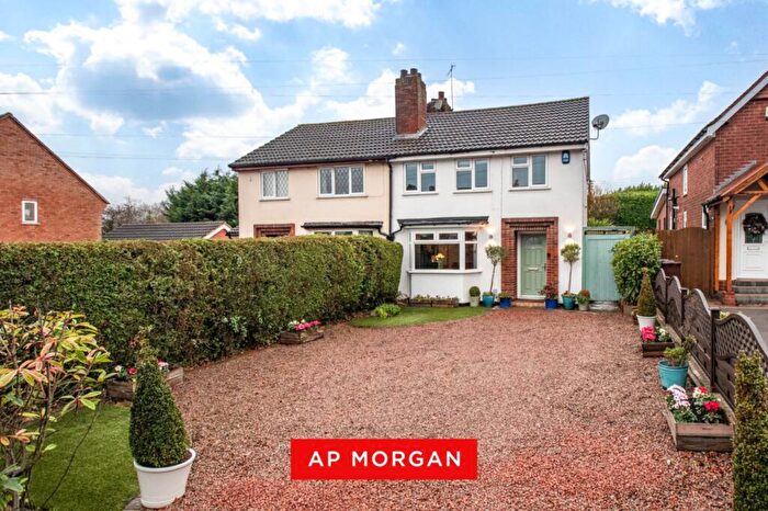 3 Bedroom Semi-Detached House For Sale In Old Birmingham Road, Lickey End, Bromsgrove, Worcestershire, B60