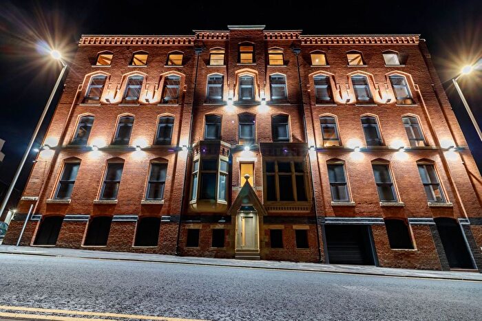 3 Bedroom Flat To Rent In Globe House, - Southall Street, Manchester, M3