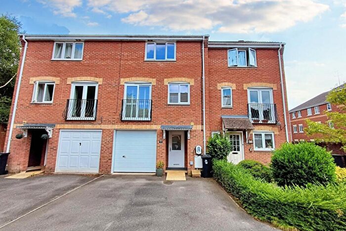 4 Bedroom Terraced House For Sale In Verwood, BH31