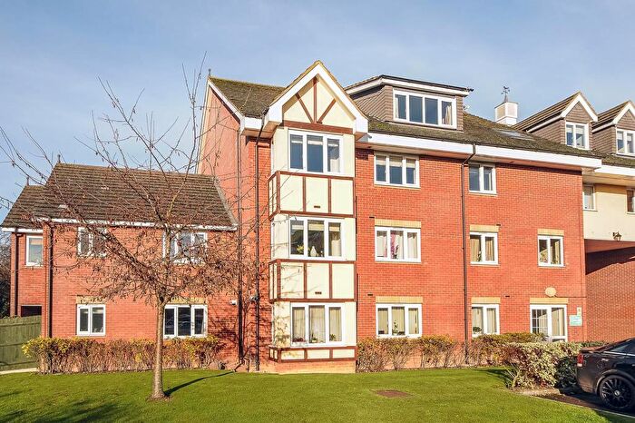 2 Bedroom Apartment To Rent In Newbury, Berkshire, RG14