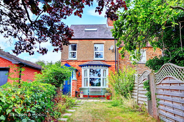 3 Bedroom End Of Terrace House For Sale In South Street, Woodford Halse, Daventry, NN11