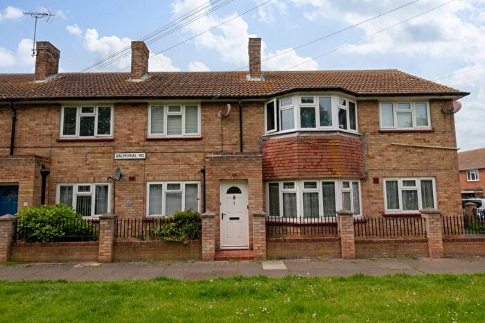 1 Bedroom Flat For Sale In Balmoral Road, Garlinge, Margate, Kent, CT9