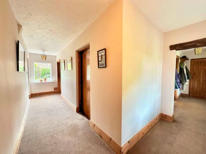 4 Bedroom Detached House For Sale In Stoneley Green, Burland, Cheshire, CW5