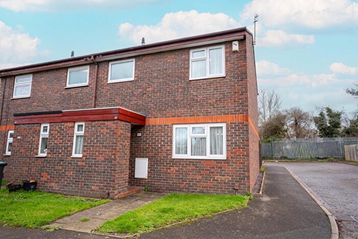 3 Bedroom End Of Terrace House For Sale In Orchard Road, Northfleet, Gravesend, Kent, DA11