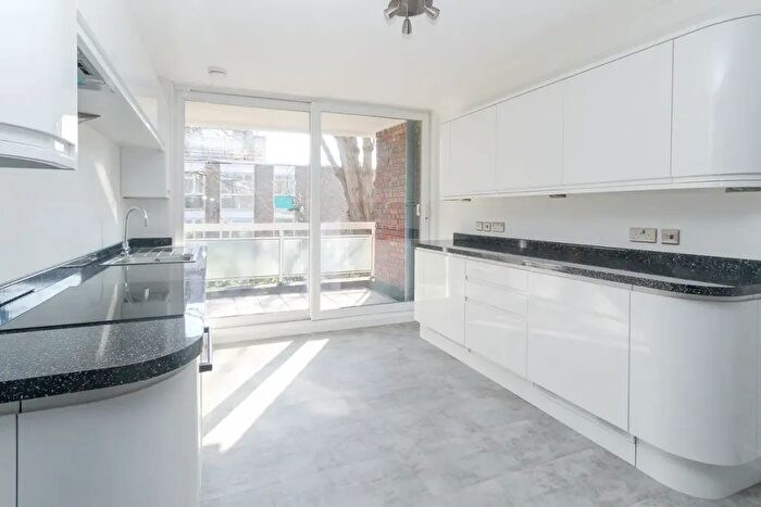2 Bedroom Flat For Sale In Stonegrove, Edgware, HA8