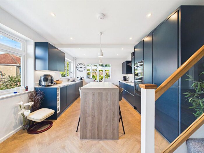 3 Bedroom Bungalow For Sale In Rock Close, Bristol, BS4