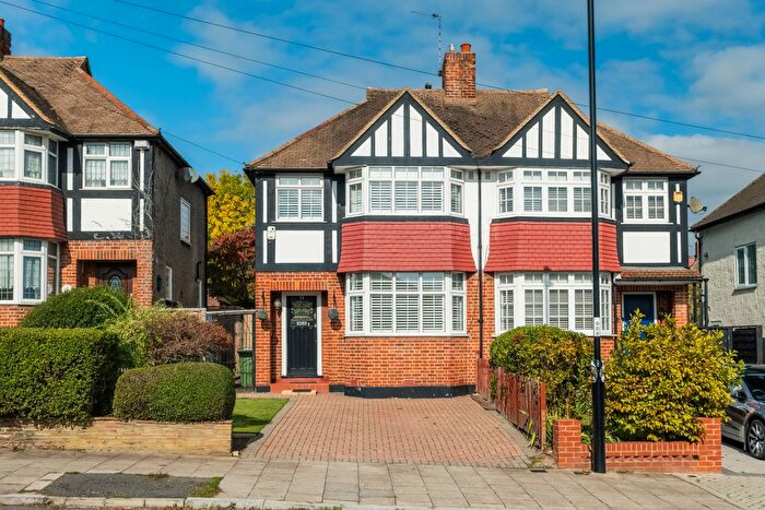 3 Bedroom Semi Detached House For Sale In Senlac Road, London, SE12