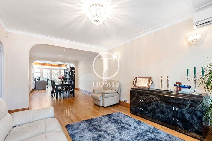 7 Bedroom Semi-detached House For Sale In Gainsborough Gardens, London, NW11