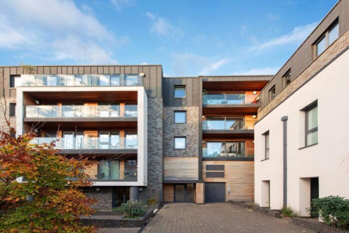 1 Bedroom Flat For Sale In Dalston Lane, London, E8