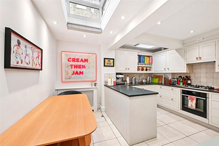 3 Bedroom Detached House To Rent In Paradise Walk, London, SW3