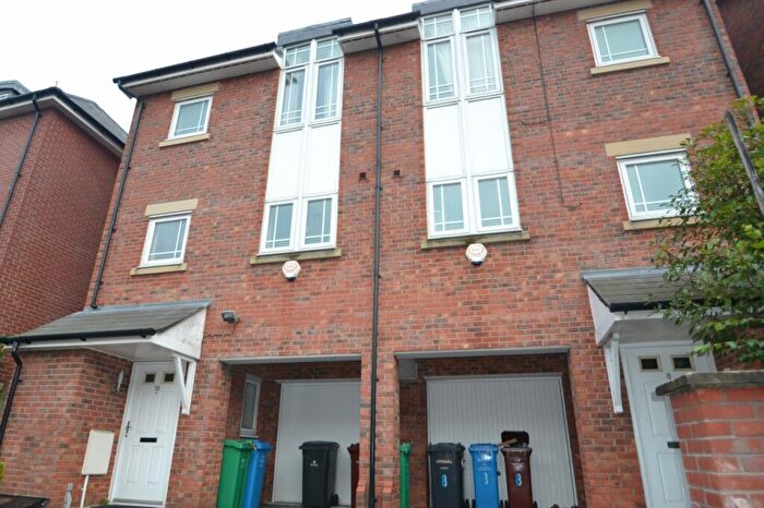3 Bedroom Town House To Rent In Mackworth Street, Hulme, Manchester, M15