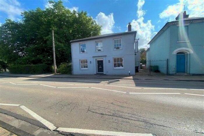 2 Bedroom Flat To Rent In Eastgate Street, Winchester, SO23