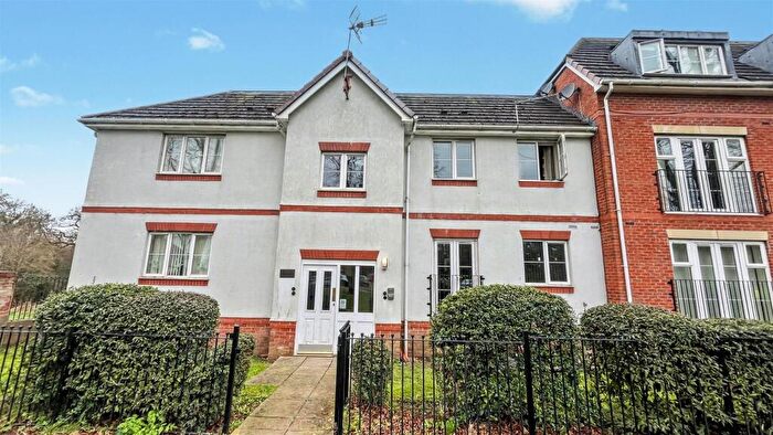 2 Bedroom Flat For Sale In Chestnut Court, Kings Heath, B14