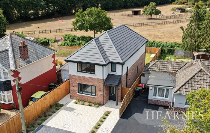 4 Bedroom Detached House For Sale In West Moors Road, Three Legged Cross, Wimborne, BH21