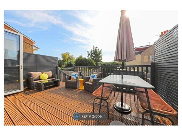 4 Bedroom Detached House To Rent In Old Shoreham Road, Southwick, Brighton, BN42