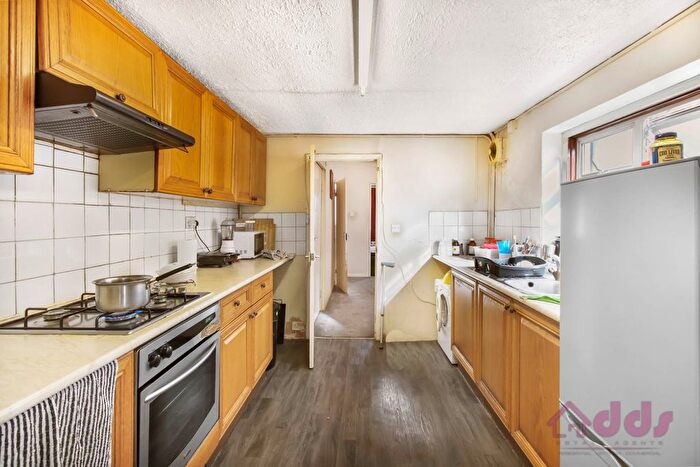 3 Bedroom Terraced House For Sale In Hammond Road, Southall, UB2