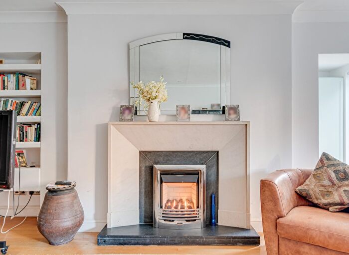 3 Bedroom Flat For Sale In Denning Road, Hampstead, London, NW3