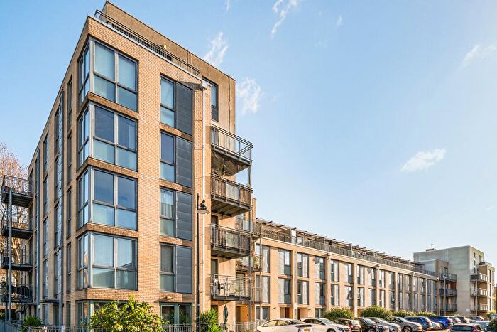 1 Bedroom Flat For Sale In Samuel Street, London, SE15