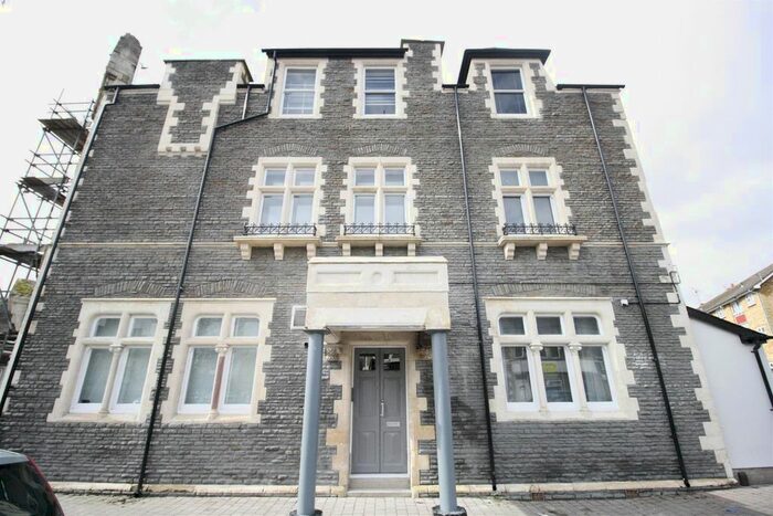 2 Bedroom Flat To Rent In White Lion, Cowbridge Road West, Cardiff, CF5