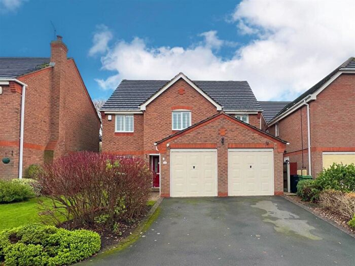 5 Bedroom Detached House For Sale In Thurleigh Close, Stourbridge, DY9