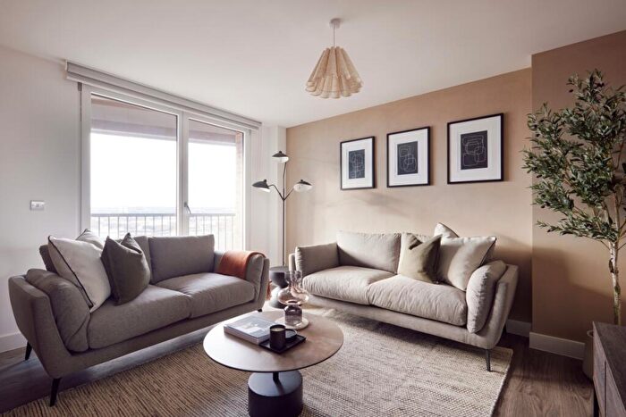 3 Bedroom Apartment To Rent In The Junction Leeds, LS12