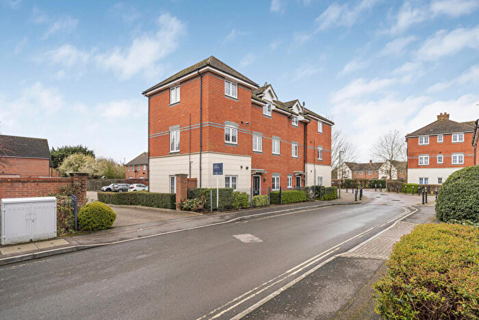 1 Bedroom Apartment For Sale In Caldecott Chase, Abingdon, OX14