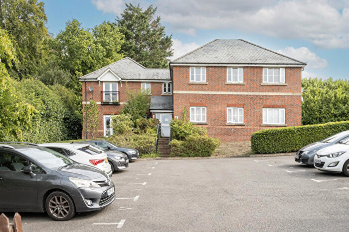 2 Bedroom Apartment For Sale In Farriers Way, Chesham, HP5