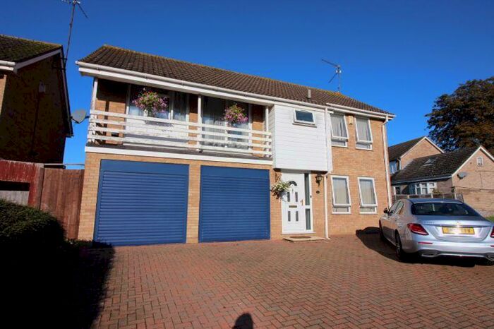 4 Bedroom Detached House To Rent In The Drive, Peterborough, PE3