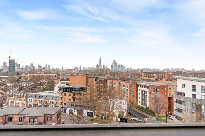 2 Bedroom Flat To Rent In Marchwood Close, London, SE5