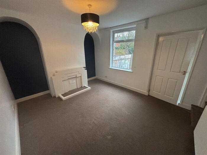 3 Bedroom Terraced House To Rent In Hawton Lane, Balderton, Newark, NG24