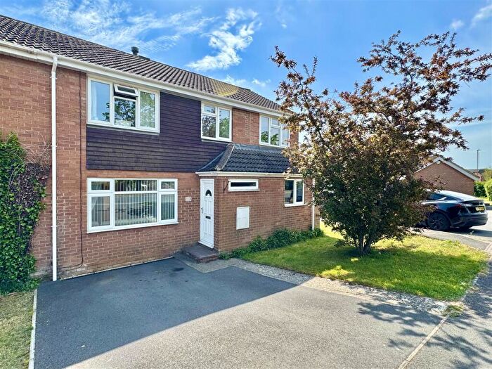 4 Bedroom Semi-Detached House For Sale In Cricklade, SN6